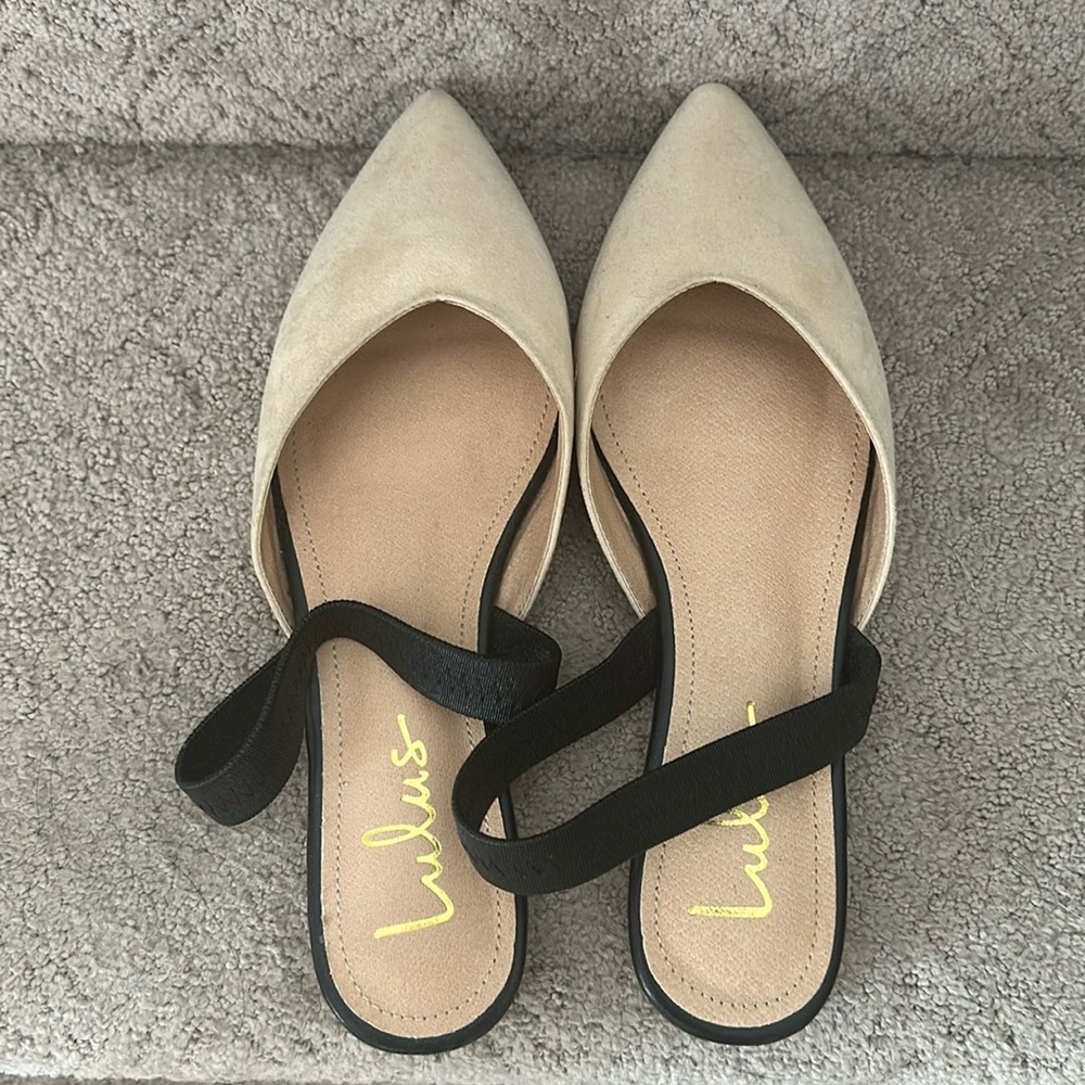 Lulu’s pointed toe strapped flats
